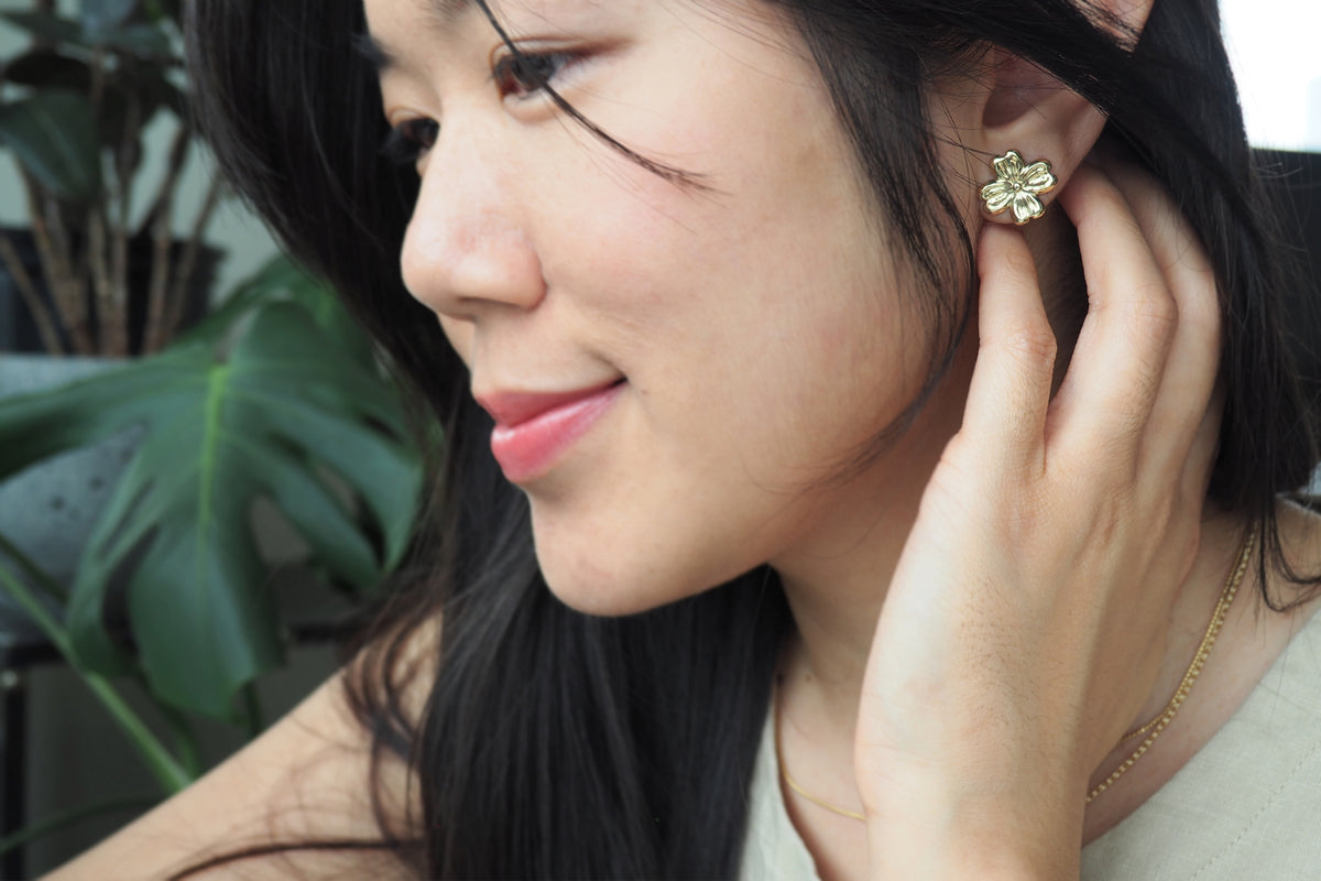 Dogwood Flower Stud Earrings in Polished Brass